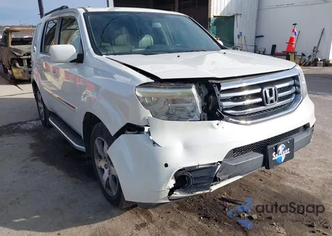 2014 Honda Pilot Touring z USA, uszkodzony, nr VIN 5FNYF4H94EB011149